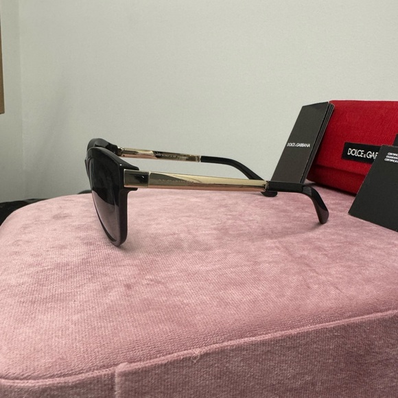 Sunglasses from Dolce&Gabbana. Used a few times only. - Picture 6 of 8